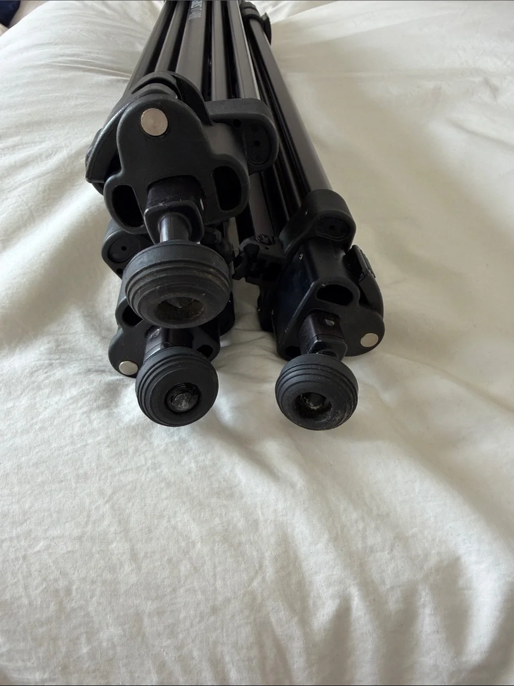 Magnus VT-4000 Tripod System with Fluid Head